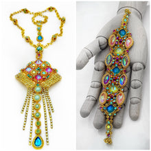 Load image into Gallery viewer, TERRY PENDANT AND BRACELET