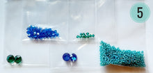 Load image into Gallery viewer, FLOWER EARRINGS
