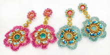 Load image into Gallery viewer, FLOWER EARRINGS

