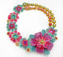 Load image into Gallery viewer, FLOWER BOUQUET NECKLACE
