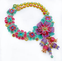 Load image into Gallery viewer, FLOWER BOUQUET NECKLACE
